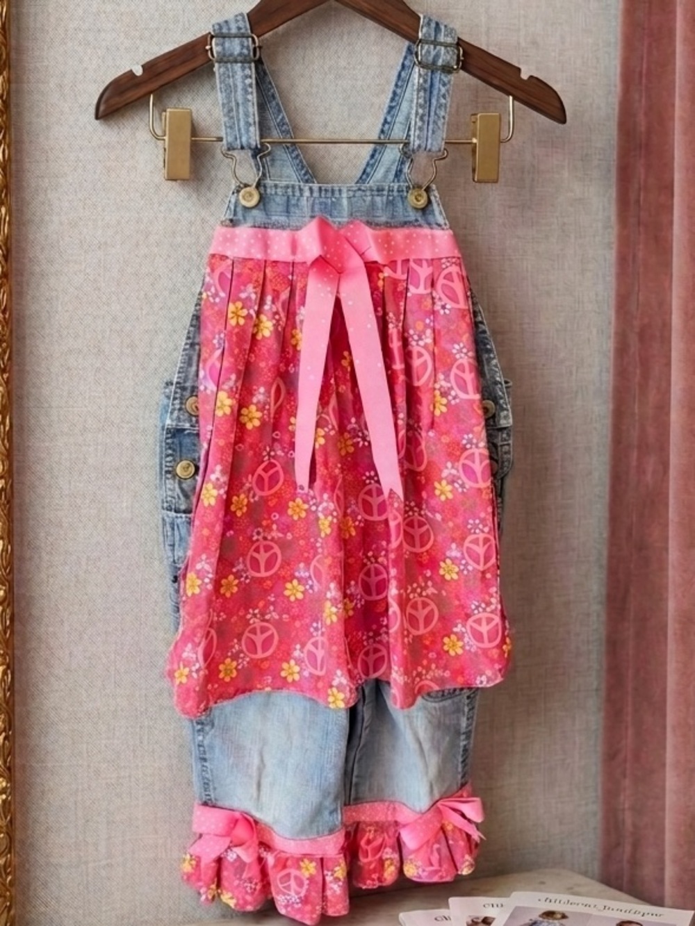 Retro Up-cycled Denim Overalls Outfit Peace Floral Ruffles 4T‎ EUC